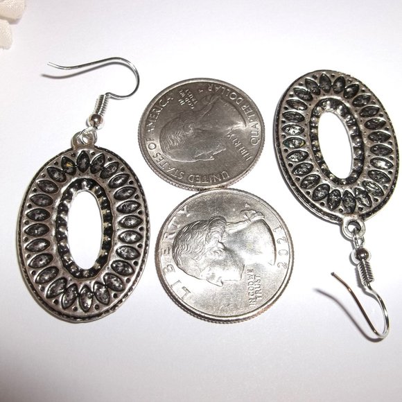 Silver & Black Oval Hoop Earrings Costume Jewelry White Rhinestone Sparkle A890 - Picture 3 of 4